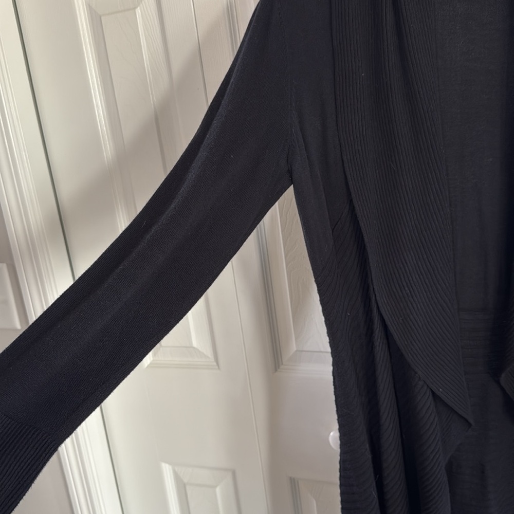 *LIKE NEW* White House Black Market Deep Black Open Cardigan w/ Drape Front - M - Picture 3 of 13